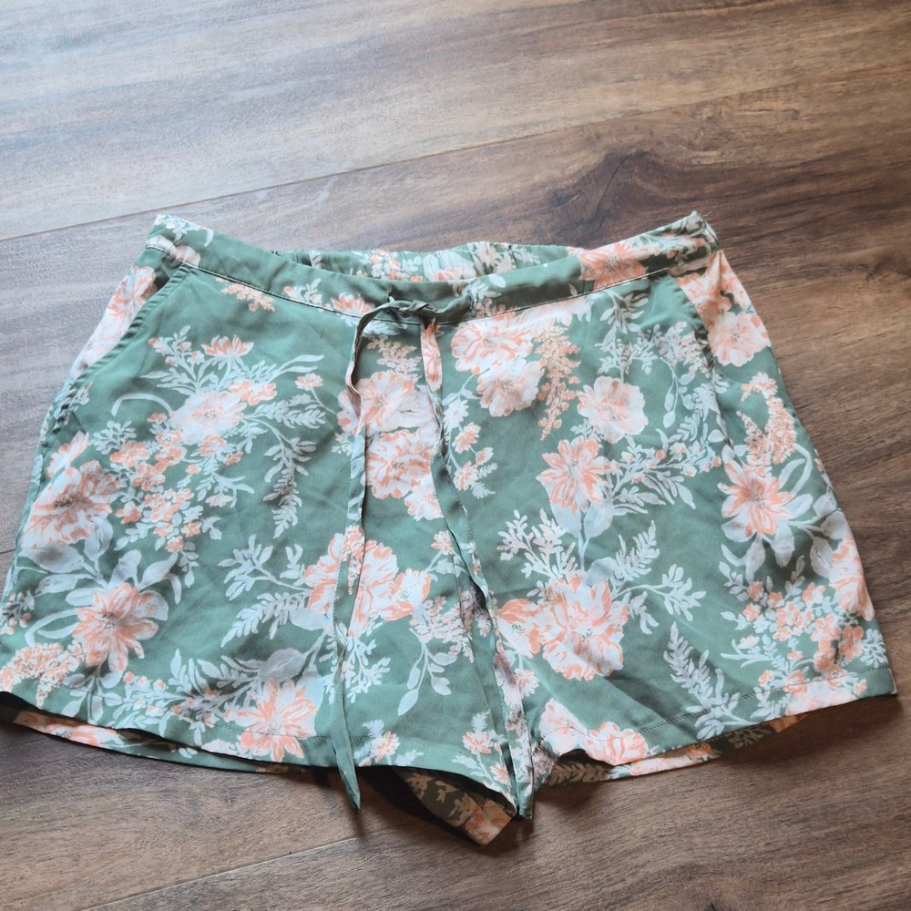 Cupcakes and Cashmere Womens Sage Green Floral Drawstring Shorts Size M Pocketed